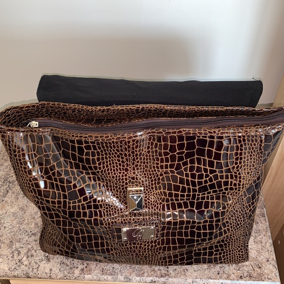 Gazzaz Brown Soft Leather Carry-On - Picture 9 of 16